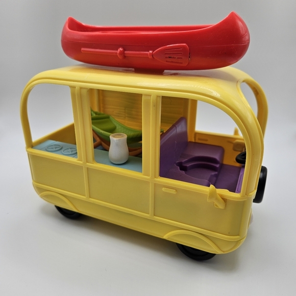 Peppa Pig Peppa's Play n' Go Campervan Playset Van Canoe Camper - Picture 4 of 7